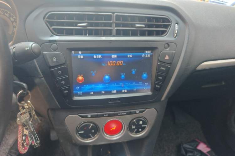 Used Peugeot 301 2014 1.6L Automatic Luxury Edition Audio And AC Panel