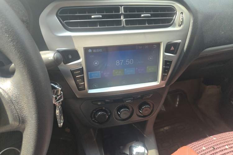 Used Peugeot 301 2014 1.6L Automatic Comfort Edition Audio And AC Panel