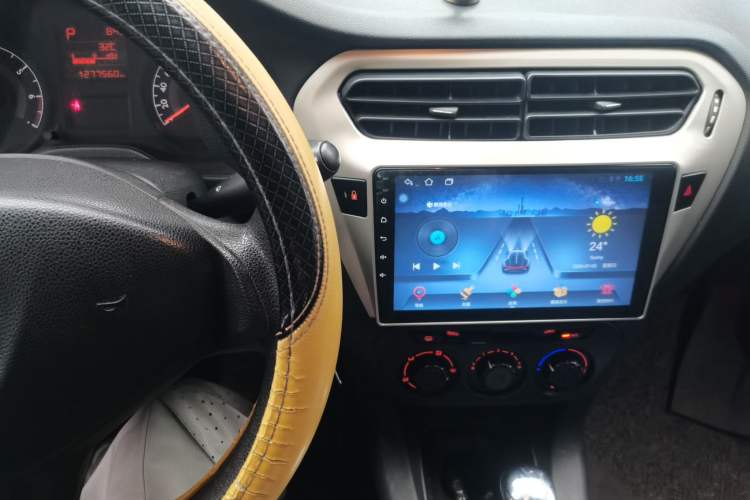 Used Peugeot 301 2014 1.6L Automatic Comfort Edition Audio And AC Panel