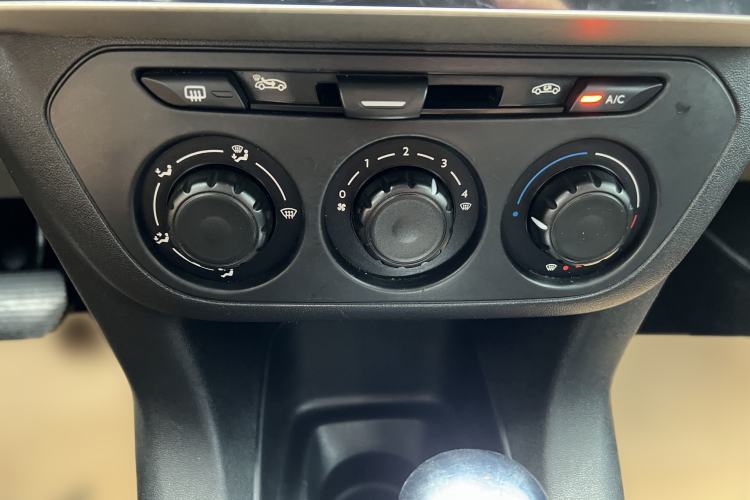 Used Peugeot 301 2014 1.6L Automatic Comfort Edition Audio And AC Panel