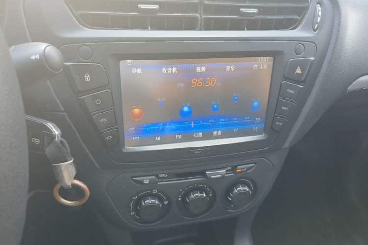 Used Peugeot 301 2014 1.6L Manual Comfort Edition Audio And AC Panel