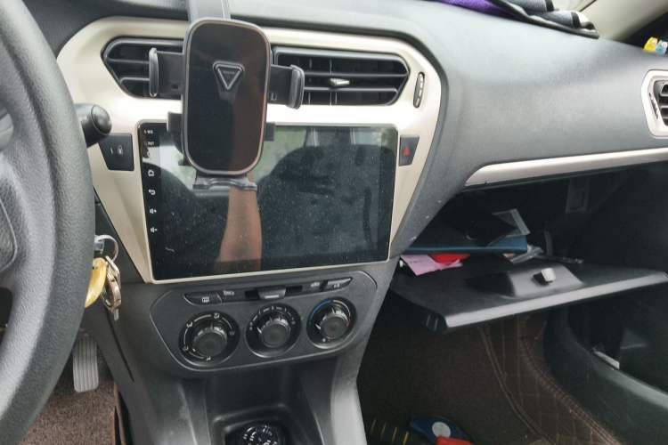 Used Peugeot 301 2014 1.6L Manual Comfort Edition Audio And AC Panel