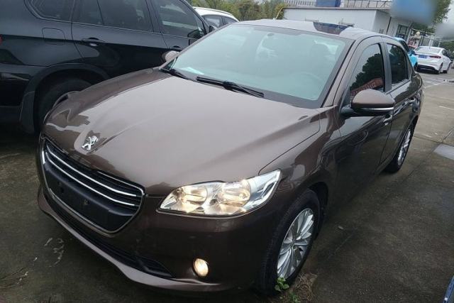 Ojetý Peugeot 301 2014 1.6L Manual Luxury Edition