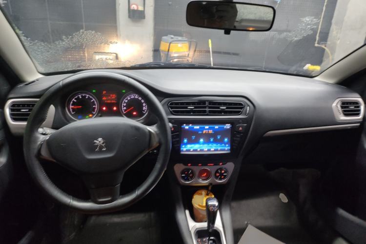 Used Peugeot 301 2014 1.6L Automatic Luxury Edition Center Console