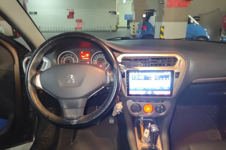 Used Peugeot 301 2014 1.6L Automatic Luxury Edition Center Console