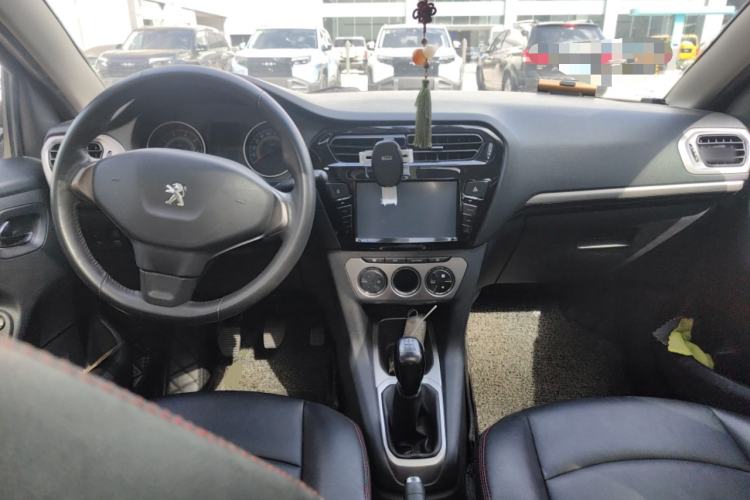 Used Peugeot 301 2014 1.6L Manual Luxury Edition Center Console