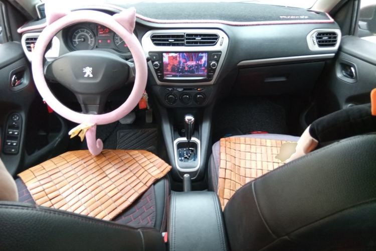 Used Peugeot 301 2014 1.6L Automatic Comfort Edition Center Console