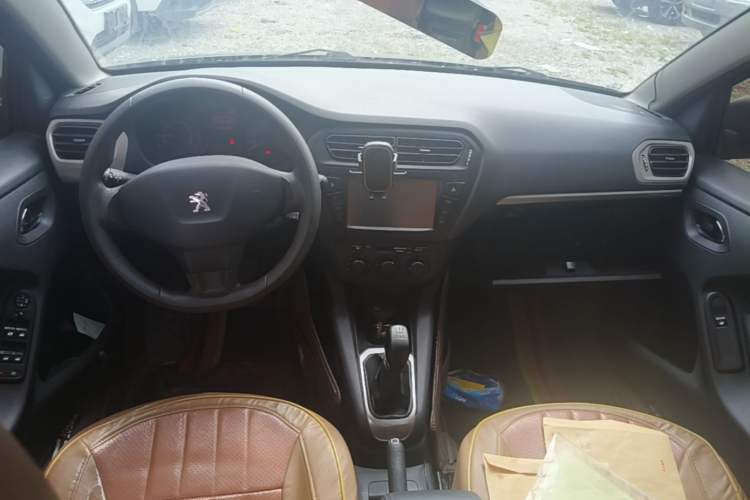 Used Peugeot 301 2014 1.6L Manual Comfort Edition Center Console