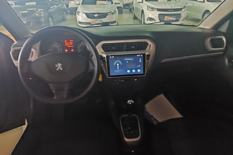 Used Peugeot 301 2014 1.6L Automatic Comfort Edition Center Console
