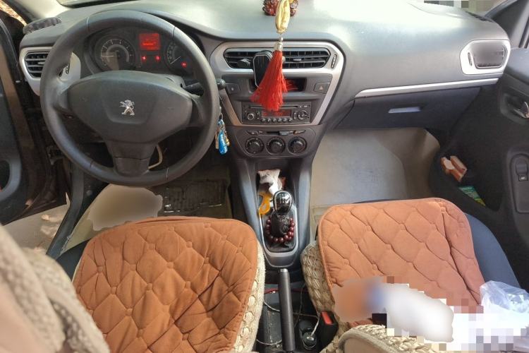 Used Peugeot 301 2014 1.6L Manual Comfort Edition Center Console