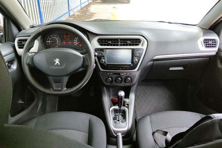 Used Peugeot 301 2014 1.6L Automatic Comfort Edition Center Console