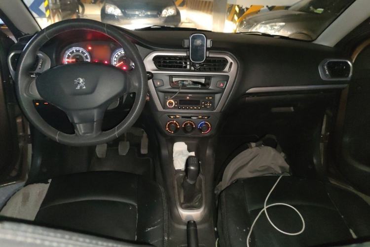 Used Peugeot 301 2014 1.6L Manual Comfort Edition Center Console