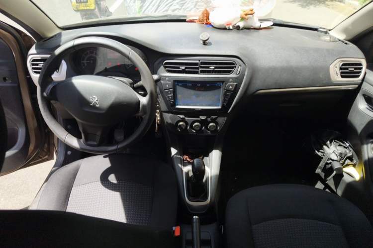 Used Peugeot 301 2014 1.6L Manual Comfort Edition Center Console