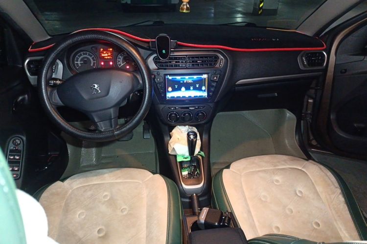 Used Peugeot 301 2014 1.6L Automatic Comfort Edition Center Console