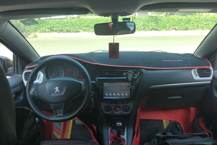 Used Peugeot 301 2014 1.6L Automatic Comfort Edition Center Console