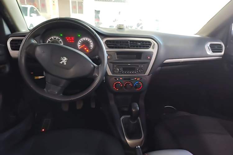 Used Peugeot 301 2014 1.6L Manual Comfort Edition Center Console