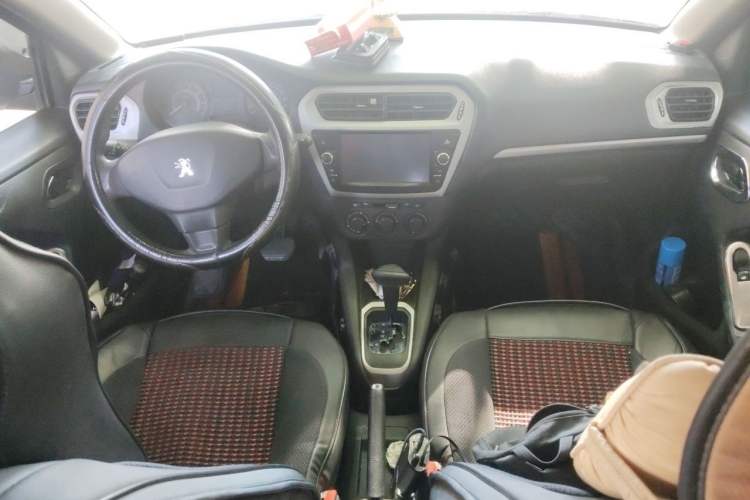Used Peugeot 301 2014 1.6L Automatic Comfort Edition Center Console