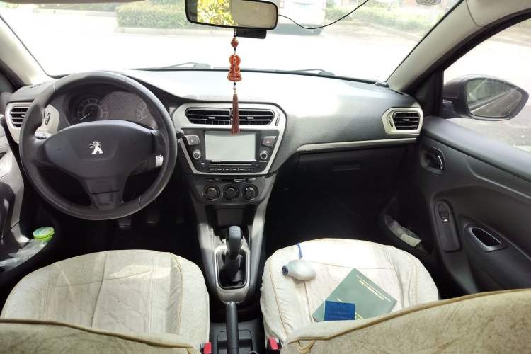 Used Peugeot 301 2014 1.6L Manual Comfort Edition Center Console