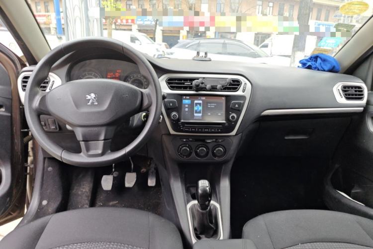 Used Peugeot 301 2014 1.6L Manual Comfort Edition Center Console