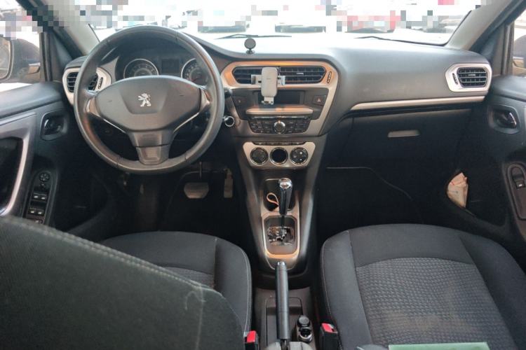 Used Peugeot 301 2014 1.6L Automatic Luxury Edition Center Console