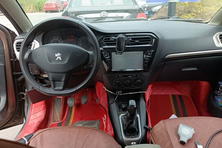 Used Peugeot 301 2014 1.6L Manual Comfort Edition Center Console