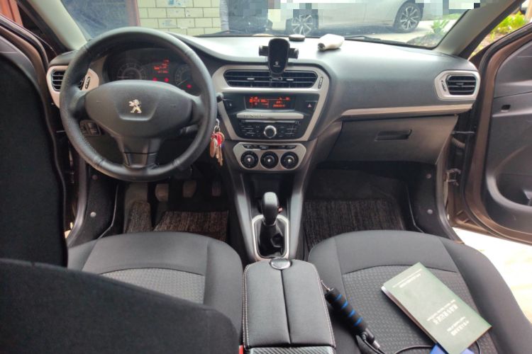 Used Peugeot 301 2014 1.6L Manual Comfort Edition Center Console