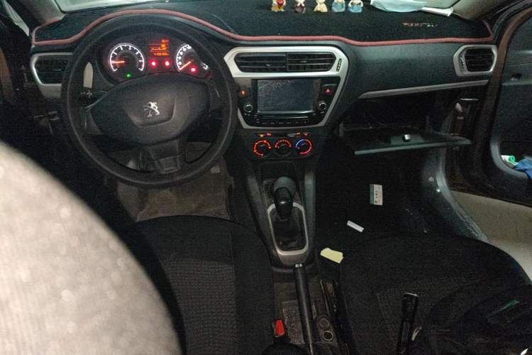 Used Peugeot 301 2014 1.6L Manual Comfort Edition Center Console