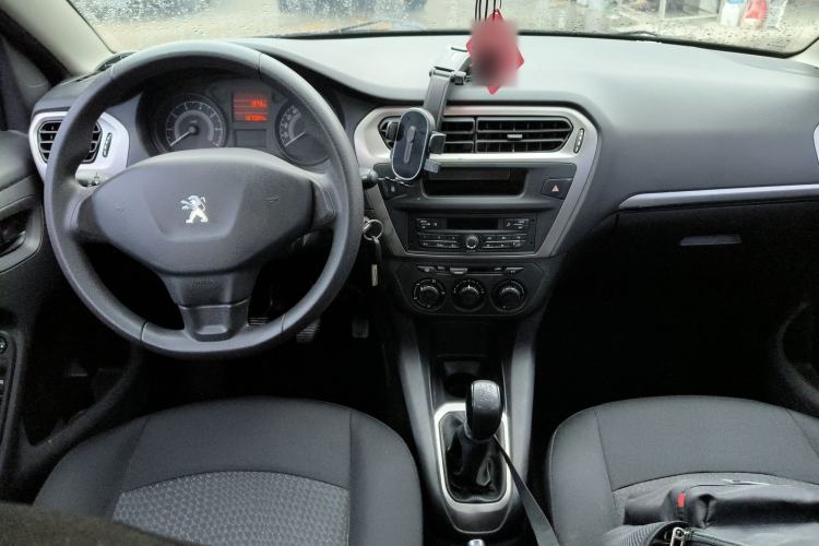 Used Peugeot 301 2014 1.6L Manual Comfort Edition Center Console