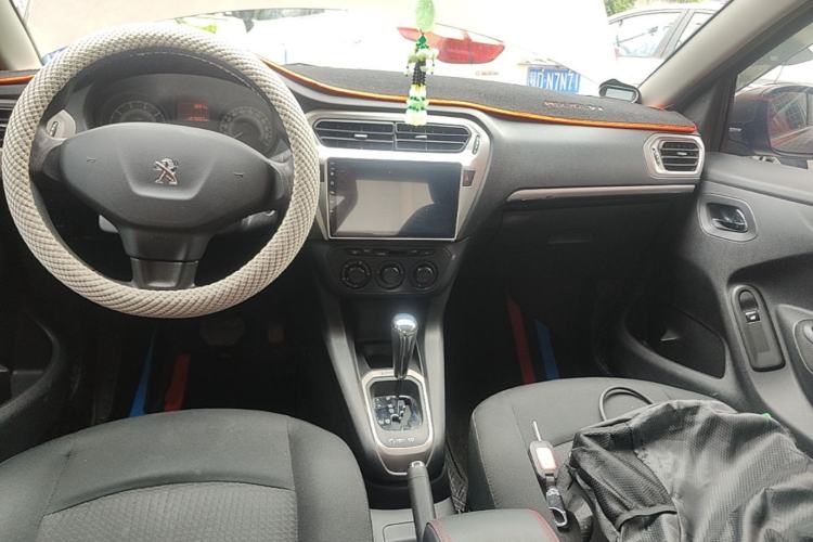 Used Peugeot 301 2014 1.6L Automatic Comfort Edition Center Console