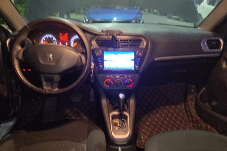 Used Peugeot 301 2014 1.6L Automatic Comfort Edition Center Console