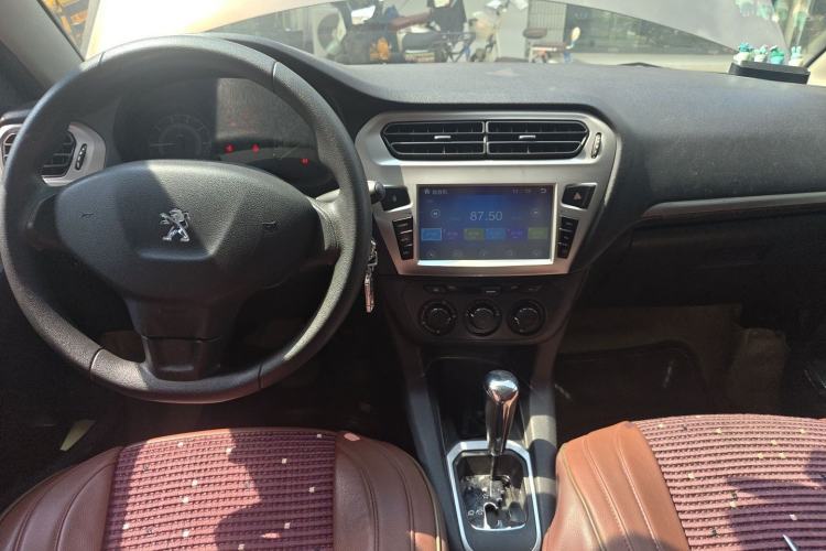 Used Peugeot 301 2014 1.6L Automatic Comfort Edition Center Console