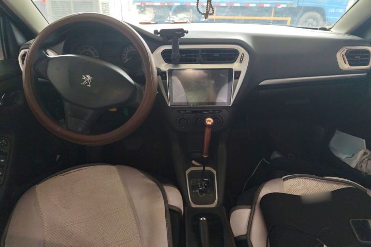Used Peugeot 301 2014 1.6L Automatic Comfort Edition Center Console
