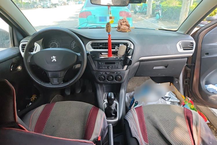 Used Peugeot 301 2014 1.6L Manual Comfort Edition Center Console