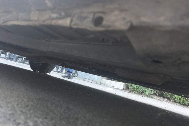 Used Peugeot 301 2014 1.6L Automatic Comfort Edition Chassis Front Right