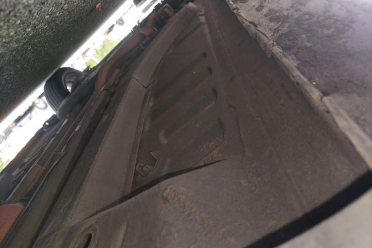 Used Peugeot 301 2014 1.6L Automatic Comfort Edition Chassis Front Right
