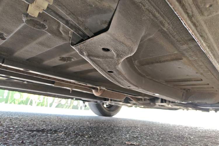 Used Peugeot 301 2014 1.6L Manual Comfort Edition Chassis Front Right
