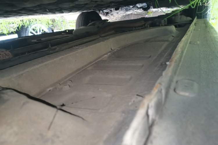Used Peugeot 301 2014 1.6L Automatic Comfort Edition Chassis Front Right