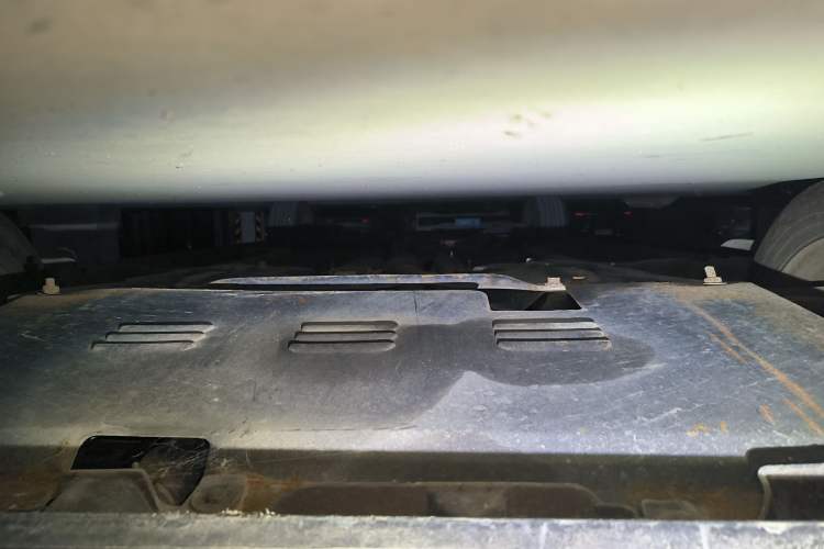 Used Peugeot 301 2014 1.6L Automatic Comfort Edition Chassis Front