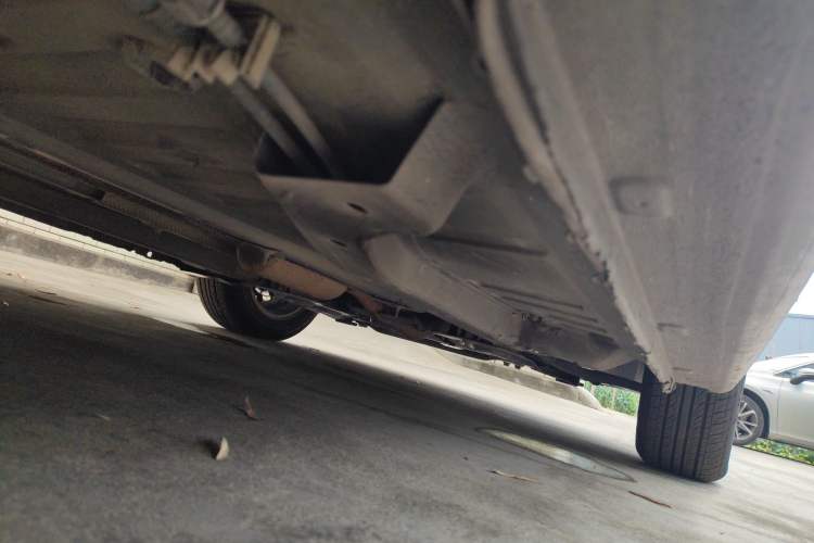 Used Peugeot 301 2014 1.6L Manual Comfort Edition Chassis Rear Right