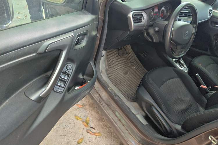 Used Peugeot 301 2014 1.6L Automatic Luxury Edition Driver Seat