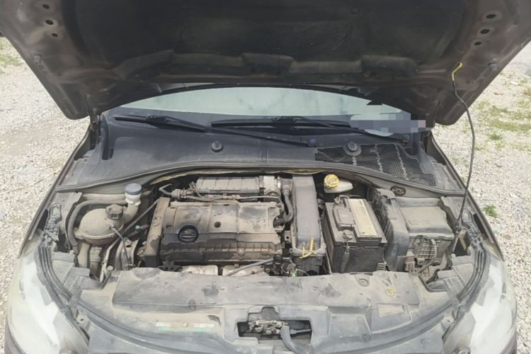 Used Peugeot 301 2014 1.6L Manual Comfort Edition Engine Bay
