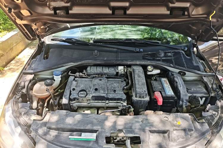 Used Peugeot 301 2014 1.6L Manual Comfort Edition Engine Bay