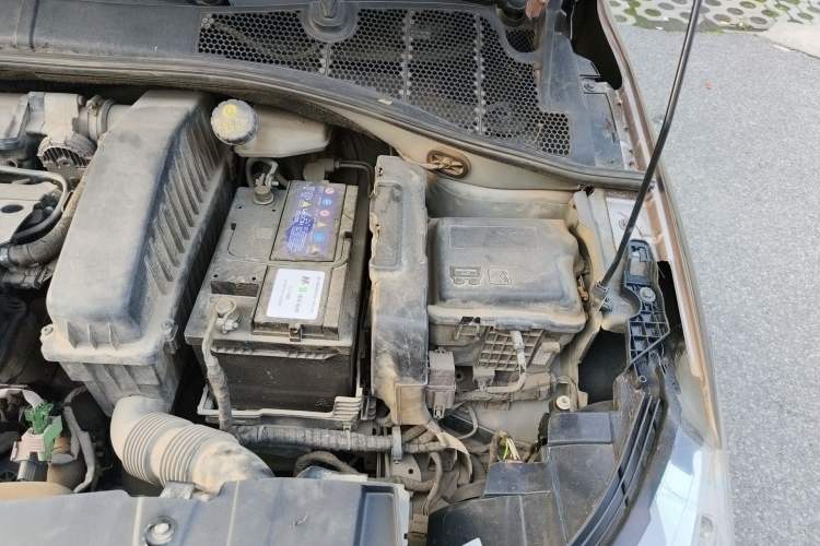 Used Peugeot 301 2014 1.6L Manual Comfort Edition Engine Bay Left