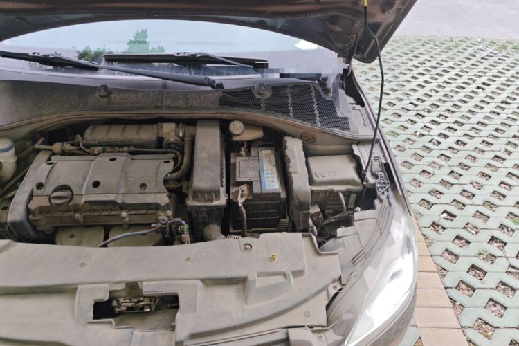 Used Peugeot 301 2014 1.6L Manual Comfort Edition Engine Bay Left