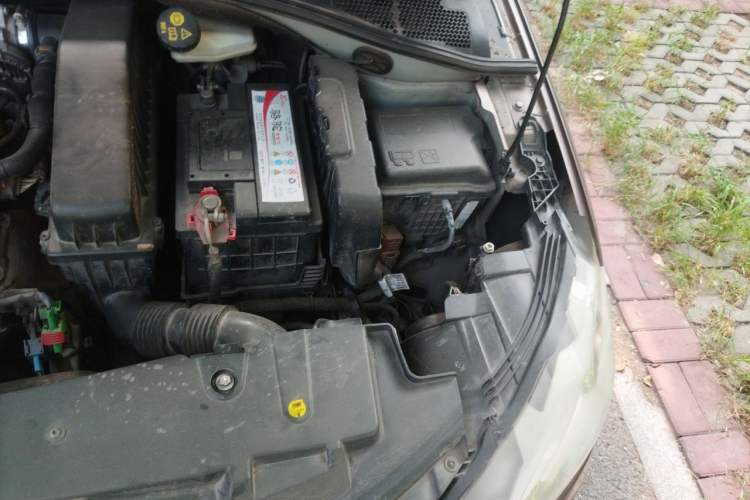Used Peugeot 301 2014 1.6L Manual Comfort Edition Engine Bay Left