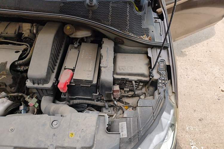 Used Peugeot 301 2014 1.6L Automatic Luxury Edition Engine Bay Left