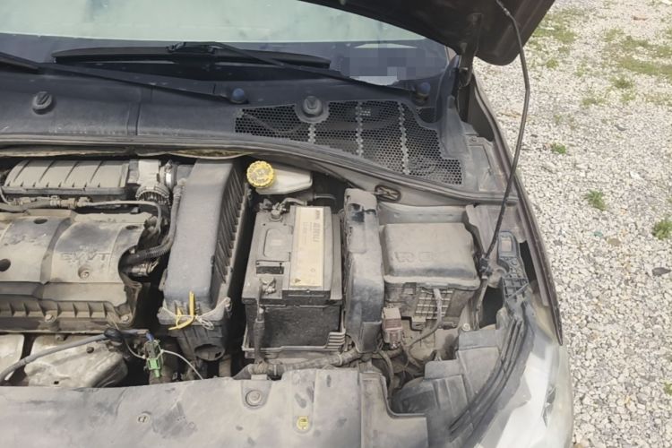 Used Peugeot 301 2014 1.6L Manual Comfort Edition Engine Bay Left
