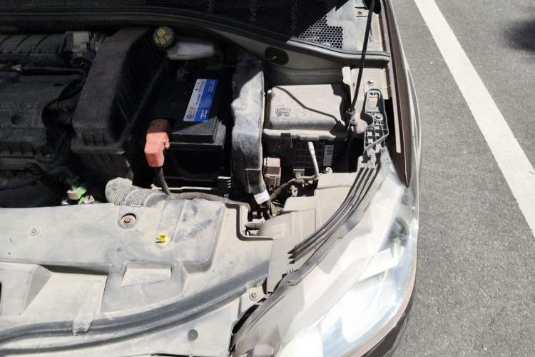 Used Peugeot 301 2014 1.6L Manual Comfort Edition Engine Bay Left
