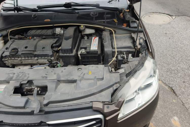 Used Peugeot 301 2014 1.6L Manual Comfort Edition CNG Engine Bay Left