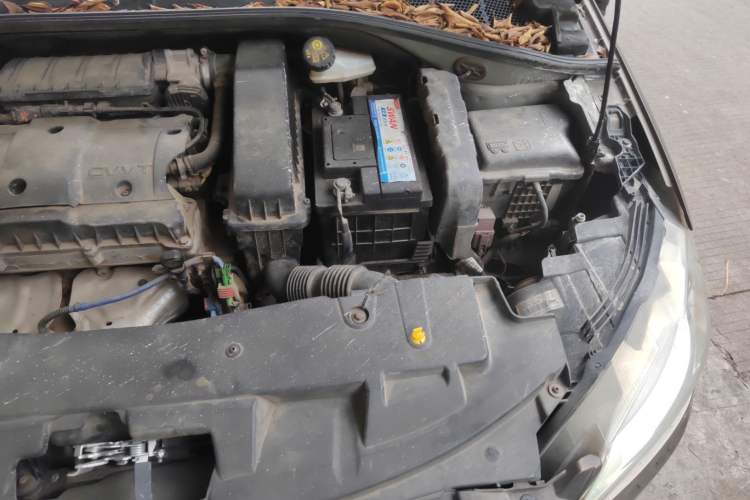 Used Peugeot 301 2014 1.6L Manual Comfort Edition Engine Bay Left